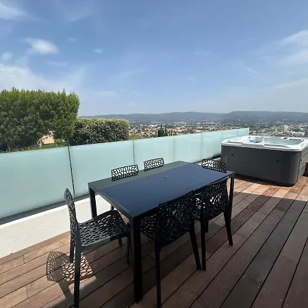 Vue Incroyable Sur La Baie De Villa