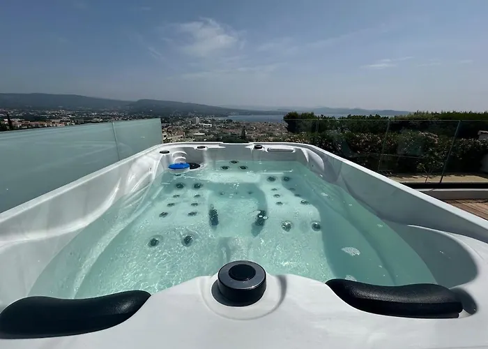 Vue Incroyable Sur La Baie De Villa
